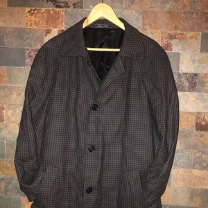 Men’s three quarter lightweight wool overcoat